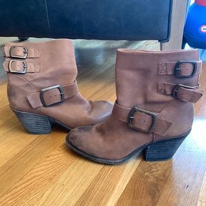 Lucky Brand booties size 7